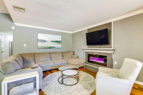Game Room and Grill Family Home in Corpus Christi!